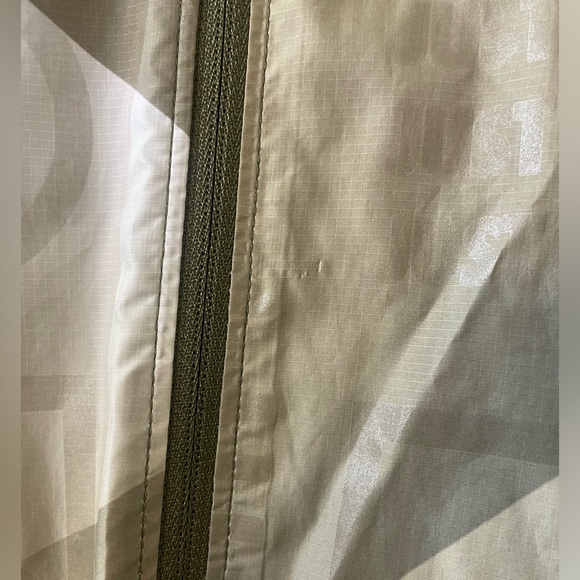 Nike Shield women’s reflective hooded running jacket, M - Picture 2 of 5